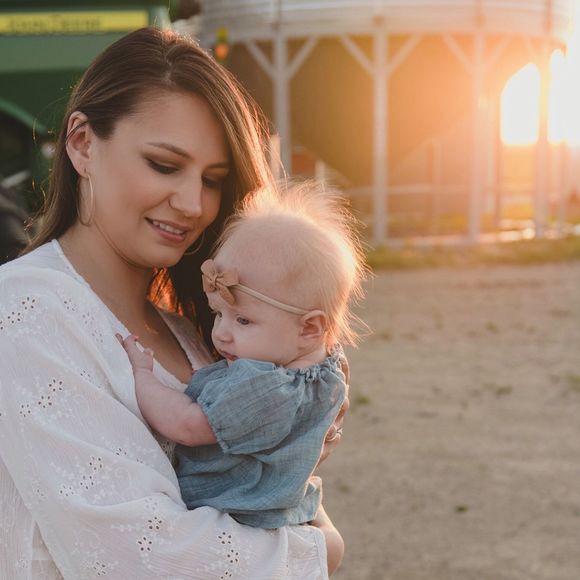 Meet your Posher, Melissa - Picture 1 of 1